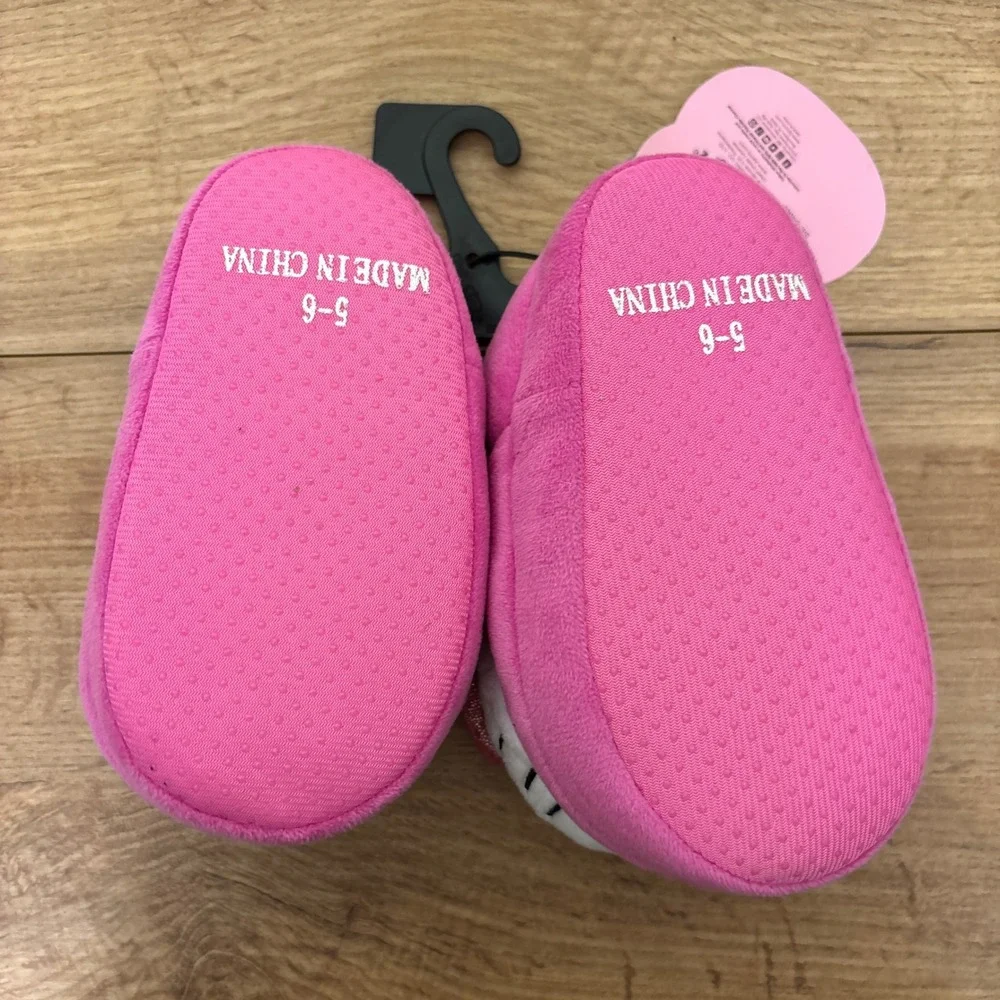 NEW SANRIO HELLO KITTY 3D Plush Slippers Pink Kids Size 5-6 Loungewear Comfort